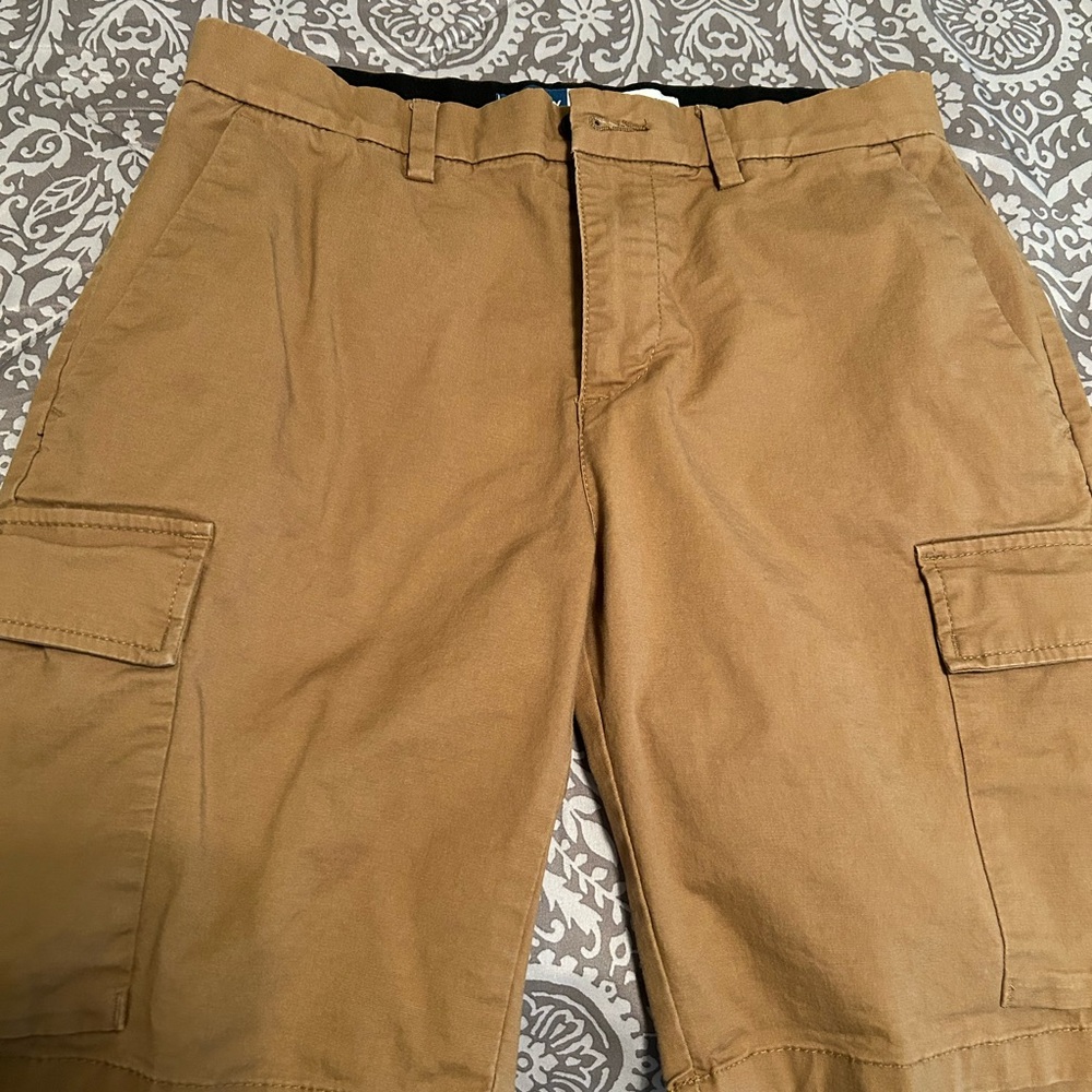 Old Navy Men's Tan Cargo Shorts
